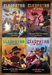 Kleopatra im Weltraum Serie Bücher 1-4 vollfarbige Graphic Novels von Mike Maihack - Bild 1 von 3
