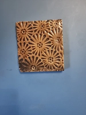 Azulejo cerámico relieve imitación repro diseño floral baja repetición JG 1880 Foto 1 de 2