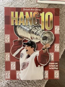 2002 Detroit Free Press HANG 10 DETROIT RED WINGS Champion Program DOMINIK HASEK - Picture 1 of 2