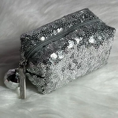 MAC Cosmetics Lentejuelas Plateadas Pequeña Cremallera Bolsa Bolso Disco Bola ~ NUEVO Foto 1 de 4