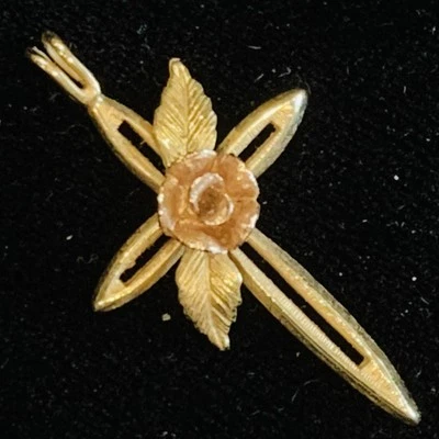 Colgante Cruz Oro Amarillo 14k Sólido De Colección y Flor Rosa Colinas Negras 1.12gr. 28mm Foto 1 de 4