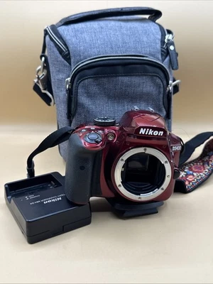 Nikon D3400 24.2MP Digital Camera Body Only Plus Charger And Bag - Image 1 of 4