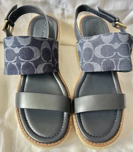 Sandali con zeppa Coach Kami in tela rivestiti con logo/blu taglia US 9B - Foto 1 di 7