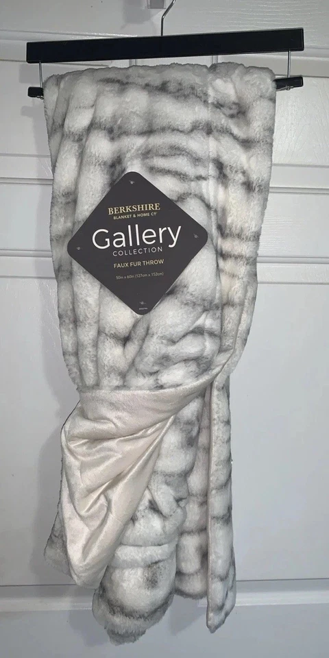 Berkshire галерея роскошный белый и серый искусственного меха плед 50 «X 60» новый с Ярлыками - Изображение 1 из 4