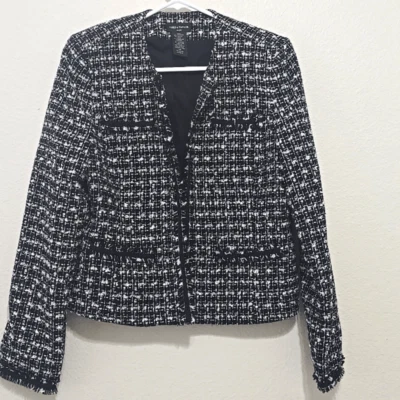EUC Lord & Taylor Black and white tweed jacket lined size 14P Waist length. Foto 1 de 4
