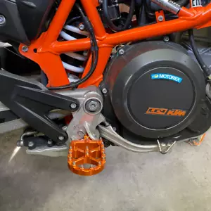 Pedales para reposapiés para KTM 690 Enduro 950 1050 1090 1190 1290 Adventure - Imagen 1 de 5