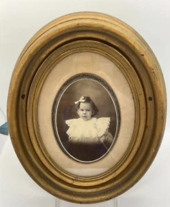 Antique  Oval Wooden 3D Picture Frame With Baby Girl Portrait With Glass 10 3/4" - Picture 1 of 9