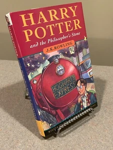 Harry Potter And The Philosopher's Stone (First Edition 7th Printing Hardcover) - Foto 1 di 20