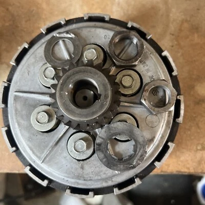  Conjunto de embreagem/cesta/cubo SUZUKI TS250 TS 250 Savage 1971  - Imagem 1 de 4