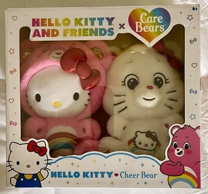 Care Bears Hello Kitty und Cheer Bear Plüschtier 2er-Pack x HELLO KITTY - IN DER HAND - Bild 1 von 2