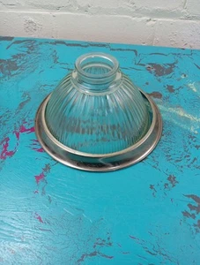 Campana de cuello cromado con cúpula acanalada holofán prismático de 6" 15 cm - Imagen 1 de 6