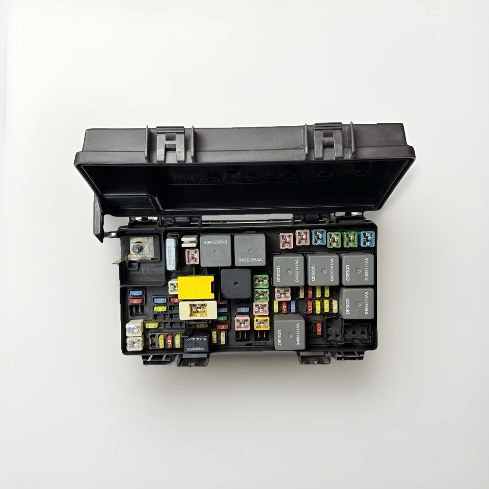 2010 JEEP WRANGLER TIPM TOTALLY POWER INTEGRATED FUSE BOX 04692298AG,04692298AF - Image 1 of 4