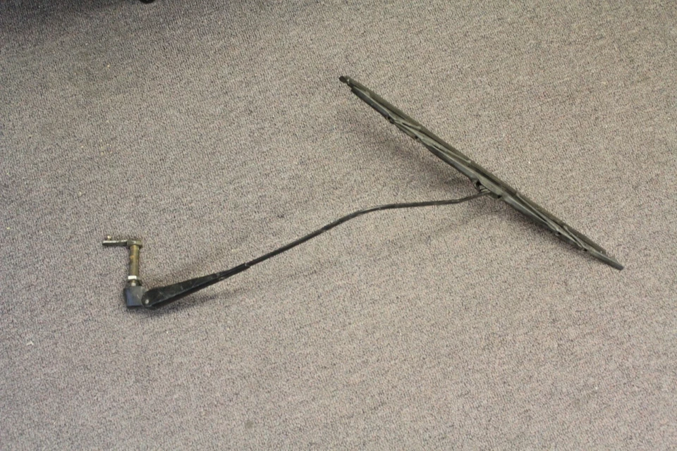 Rear Windshield Wiper arm Assembly for Porsche 911 912 EURO Cars - Image 1 of 3