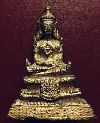 Buddha in Bronzo Dorato Thailandia XIX Secolo  - Immagine 1 di 4