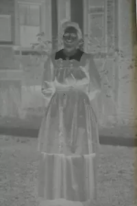 Antique Glass Negative - Victorian Women In Dress - 3-1/4" x 5-1/2" - Picture 1 of 3