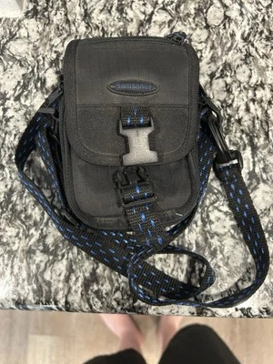 Samsonite Compact Digital Camera Case Bag w/Many Pockets Adjustable Strap EUC - Image 1 of 4