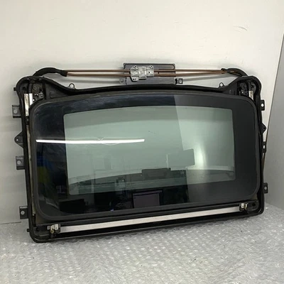 Cristal techo corredizo con carcasa frontal / Ver descripción para DELICA L400 PD5W 2.5 - Imagen 1 de 4