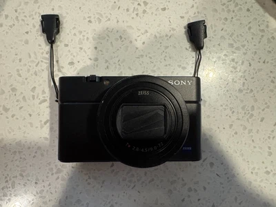 Sony RX100 VI M6 20.1MP Digital Camera Black with Many Accessories -  VERY GOOD - Image 1 of 3