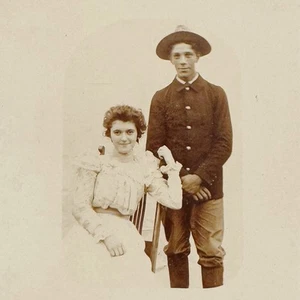 Antik 1890er Kabinettkarte Foto schöne Frau & spanisch amerikanischer Kriegssoldat - Bild 1 von 3