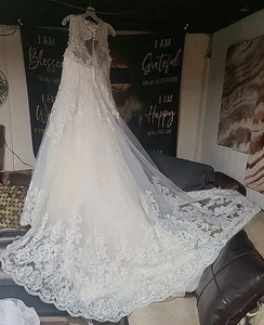 Cream 16w Altered Wedding Dress With Garmet Bag, And Boost Slip. make offer - Picture 1 of 24