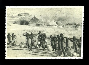 cartolina militare FOTOGRAFICA colonie COSTUMI-DONNE DELLA TRIBU' CUMANA - Imagen 1 de 1