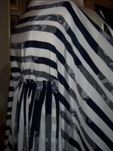 3.66yds COUTURE ITALIAN DESIGNER SILK PRINT NAVY SPLIT BY BANDS IN OFF WHITE !!! - Picture 1 of 7
