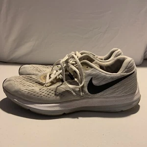 Men’s Size 11- Nike Air Zoom Winflo 4 Sneakers Grey Shoes [B5] - Picture 1 of 9