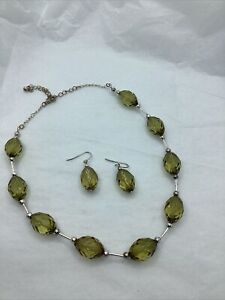 Costume Jewelry Necklace And Earring Set. 