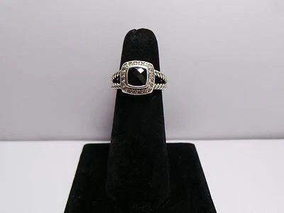 Anillo David Yurman Pequeño Albión con Ónix Negro y Diamantes Plata de Ley   Foto 1 de 4