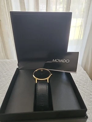 Movado Classic Museum男士黑色手表金色表壳 — 第 1/3 张图片