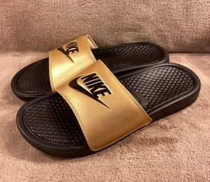 Nike Benassi JDI Slides dorado para mujer talla 9 nuevo sin etiquetas 343881-014 - Imagen 1 de 7