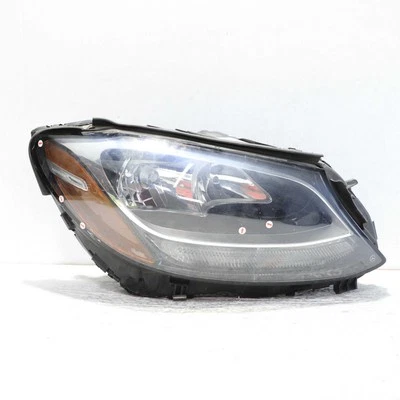 Faro lateral derecho halógeno Mercedes-Benz Clase C 2015-2018 OEM A2059067002 Foto 1 de 4