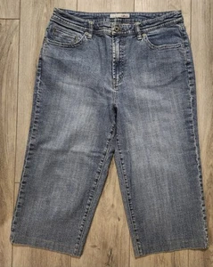 CHICOS PLATINUM BOUTIQUE CAPRI SIZE 2 CASUAL COMFY WOMENS MEDIUM BLUE JEANS - Picture 1 of 14