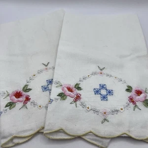 Vintage Hand Embroidery Tea Towel, Doily, Napkin, Linen, Flower 13”x 17” - Picture 1 of 7