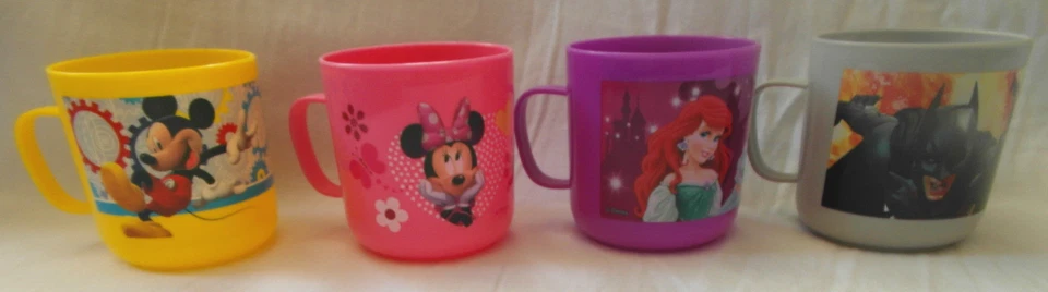 TAZA/TAZA de plástico de diseño de personajes 350 ml - Mickey, Batman Foto 1 de 1