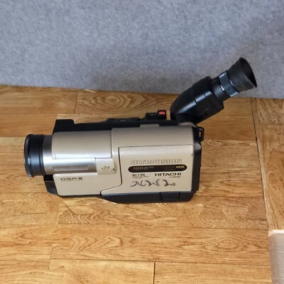 Hitachi VM-H710A Video 8 Hi8 Camcorder For parts - Image 1 of 4