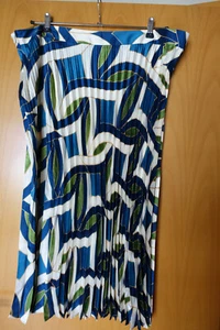 Mango Curve/+Size Satin Crepe Plisee Rock in Gr. XXL - Bild 1 von 2