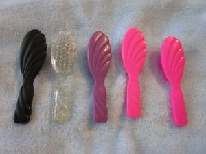 Mattel Barbie 5 cepillos con carcasa de almeja varios colores - Imagen 1 de 2