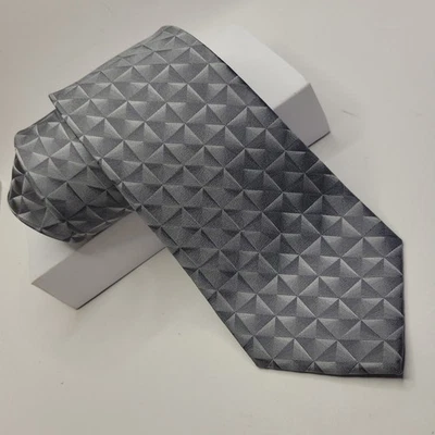VAN HEUSEN Mens Tie GRAYS Geometric Desi gner Stain Resistant 60" X 3.75" - Image 1 of 4