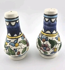 Pair of Colorful Floral Hand Painted 4" Ceramic Salt & Pepper Shakers Unmarked - Picture 1 of 7