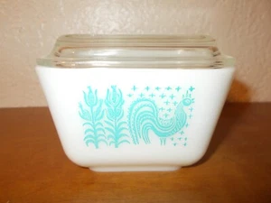 Pyrex Amish Butter Print 501 B 1 1/2 Cup White Turquoise Dish w/Lid - Picture 1 of 4