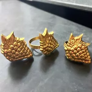 Vintage 1980's Solid Cast Brass Grape Bunch 3 trio Napkin Rings decor craft - Picture 1 of 14