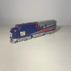 HO Scale NFL NY New York Giants Locomotive Hawthorne Village Bradford Exchange - Picture 1 of 6