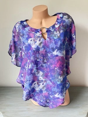 Blusa para mujer STUDIO WORKS talla grande L mangas aleteadas en capas floral púrpura Foto 1 de 4