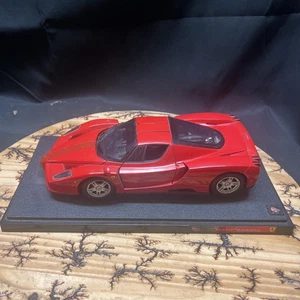 Hot Wheels 1/18 Scale Diecast 56293 - Ferrari Enzo - Red - Missing Side Mirror - Picture 1 of 9