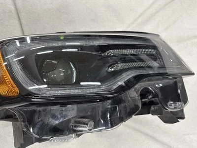 2020 JEEP GRAND CHEROKEE TRACHAWK HEADLIGHT XENON LAMP OEM - Image 1 of 4