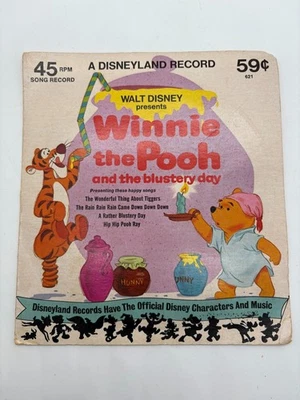 Disco de música vintage Walt Disney Winnie the Pooh and the Blustery Day 45 RPM - Imagem 1 de 3