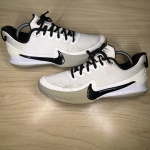 Nike Mamba Focus Men's Size 8.5 White Wolf Grey Black Shoes AT1214-100 - Picture 1 of 11