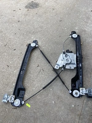 2010-2016 Cadillac SRX Front Left Driver Side Window Regulator w/Motor OEM - Image 1 of 4