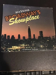 CD BROADWAY'S SHOWPLACE (RCA VICTOR) RARE!! MINT DISC! 1989 19 TRACKS MUSICALS - Picture 1 of 2